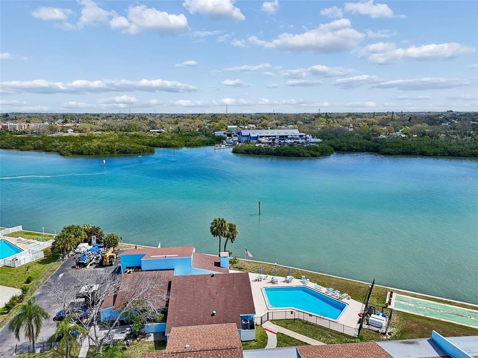 En Venta: $300,000 (2 camas, 2 baños, 1062 Pies cuadrados)