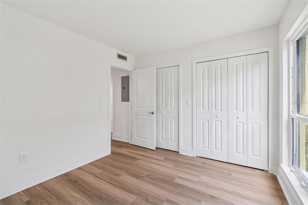 En Venta: $300,000 (2 camas, 2 baños, 1062 Pies cuadrados)