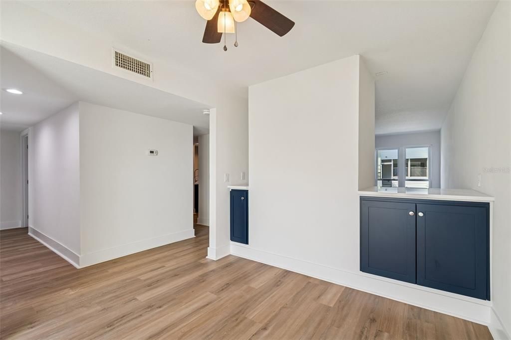 En Venta: $300,000 (2 camas, 2 baños, 1062 Pies cuadrados)