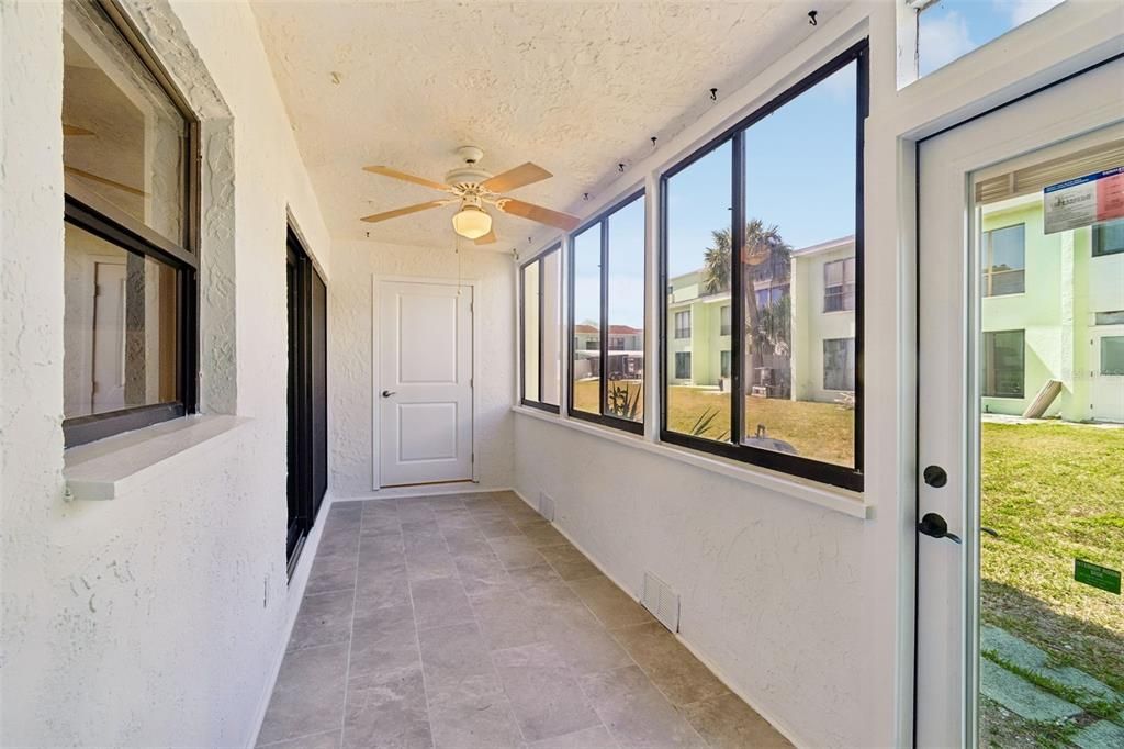 En Venta: $300,000 (2 camas, 2 baños, 1062 Pies cuadrados)