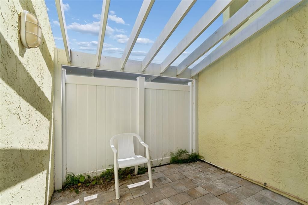 En Venta: $300,000 (2 camas, 2 baños, 1062 Pies cuadrados)