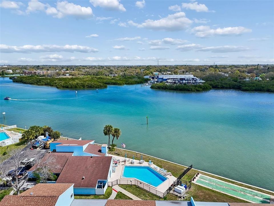 En Venta: $300,000 (2 camas, 2 baños, 1062 Pies cuadrados)