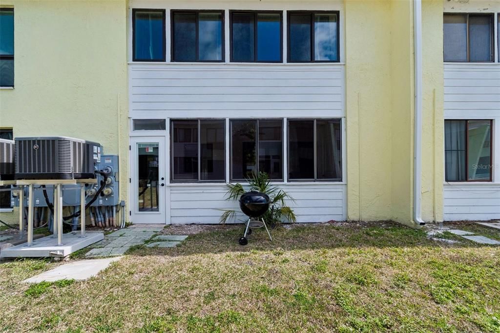 En Venta: $300,000 (2 camas, 2 baños, 1062 Pies cuadrados)