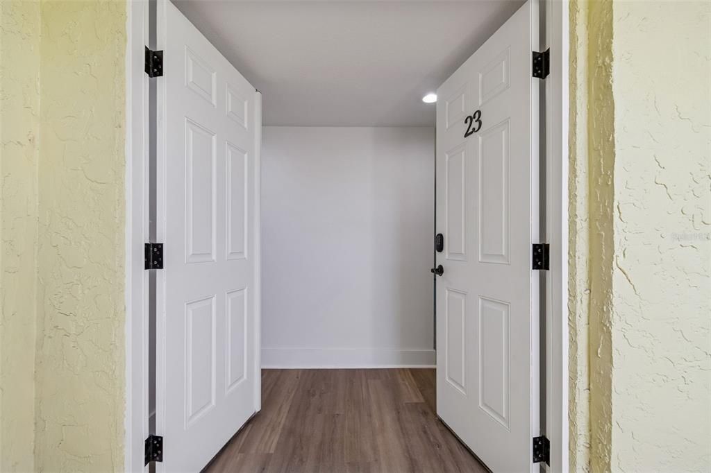 En Venta: $300,000 (2 camas, 2 baños, 1062 Pies cuadrados)