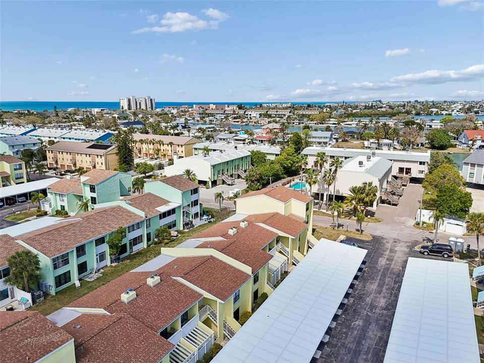 En Venta: $300,000 (2 camas, 2 baños, 1062 Pies cuadrados)