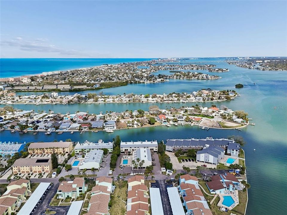 En Venta: $300,000 (2 camas, 2 baños, 1062 Pies cuadrados)