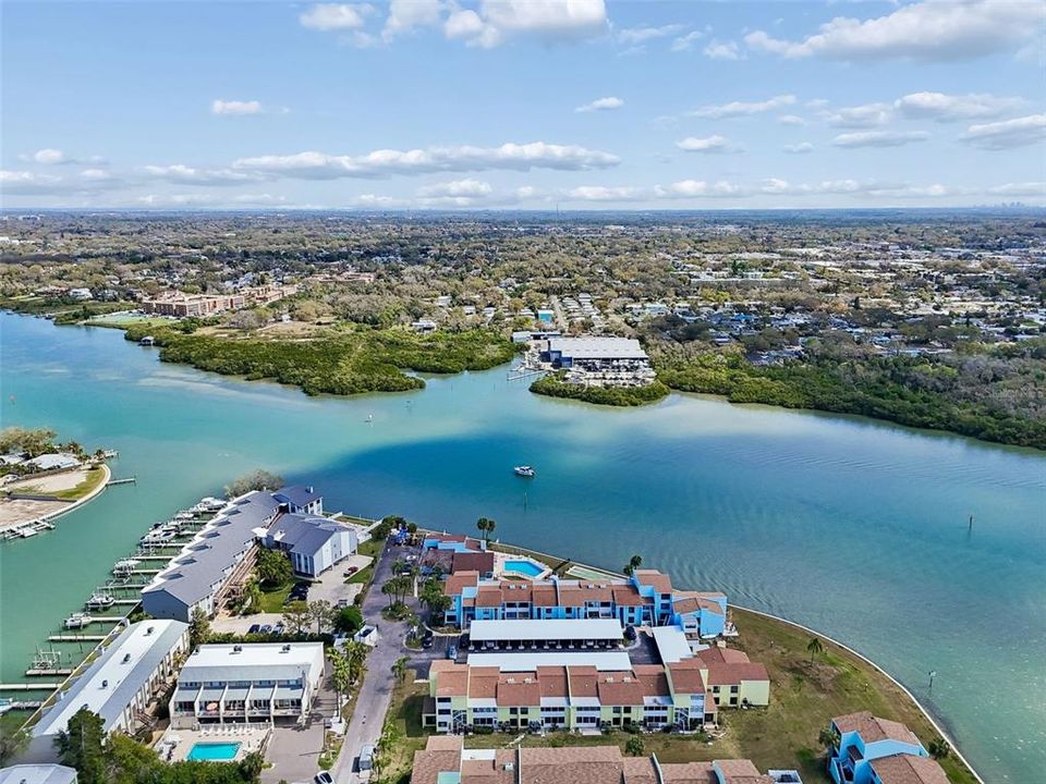 En Venta: $300,000 (2 camas, 2 baños, 1062 Pies cuadrados)