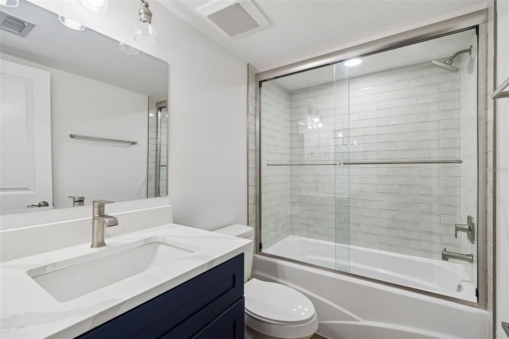 En Venta: $300,000 (2 camas, 2 baños, 1062 Pies cuadrados)