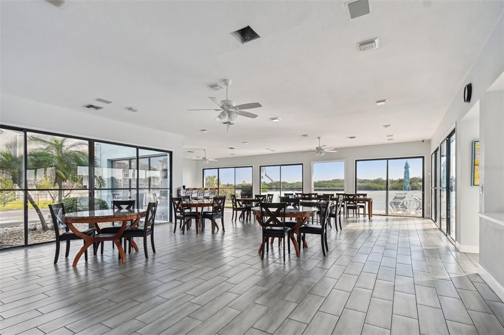 En Venta: $300,000 (2 camas, 2 baños, 1062 Pies cuadrados)