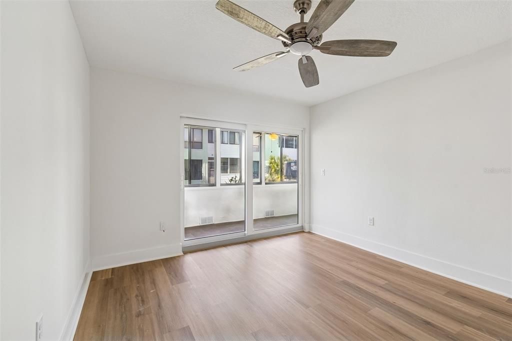 En Venta: $300,000 (2 camas, 2 baños, 1062 Pies cuadrados)