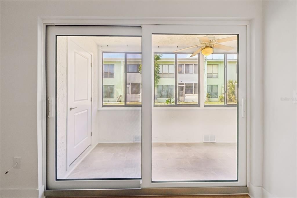 En Venta: $300,000 (2 camas, 2 baños, 1062 Pies cuadrados)