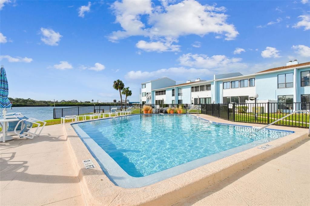 En Venta: $300,000 (2 camas, 2 baños, 1062 Pies cuadrados)