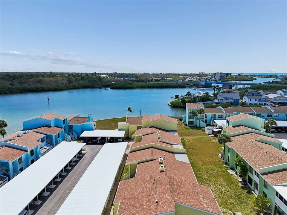 En Venta: $300,000 (2 camas, 2 baños, 1062 Pies cuadrados)