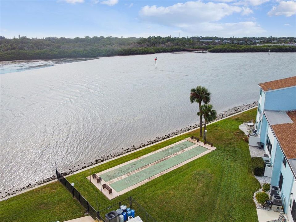 En Venta: $300,000 (2 camas, 2 baños, 1062 Pies cuadrados)