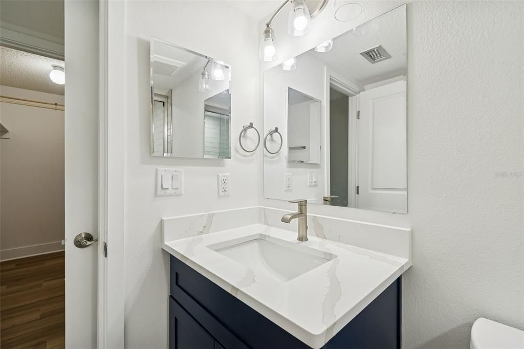 En Venta: $300,000 (2 camas, 2 baños, 1062 Pies cuadrados)