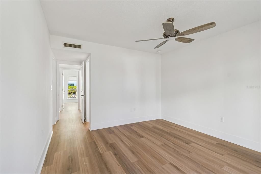 En Venta: $300,000 (2 camas, 2 baños, 1062 Pies cuadrados)