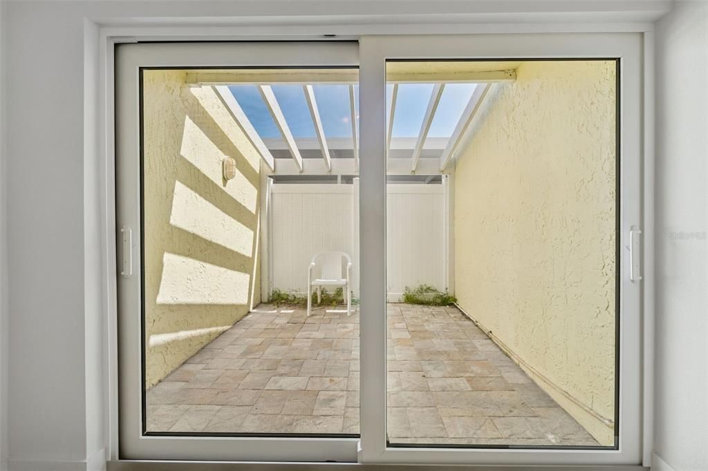 En Venta: $300,000 (2 camas, 2 baños, 1062 Pies cuadrados)