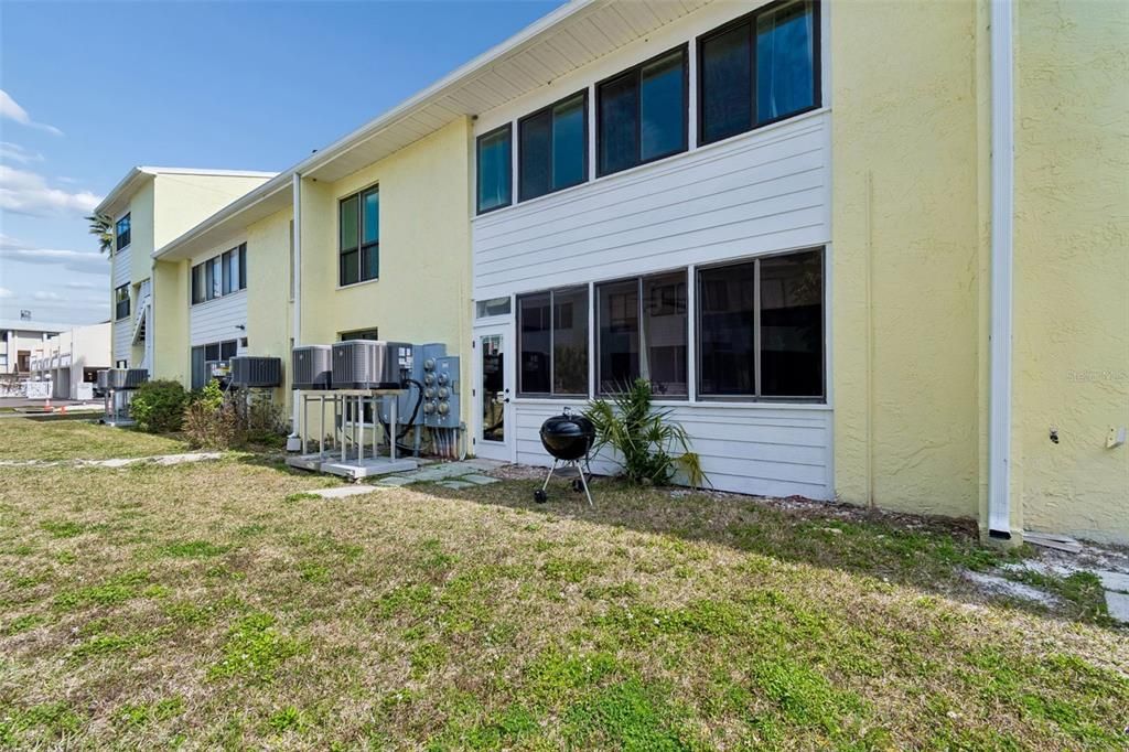 En Venta: $300,000 (2 camas, 2 baños, 1062 Pies cuadrados)