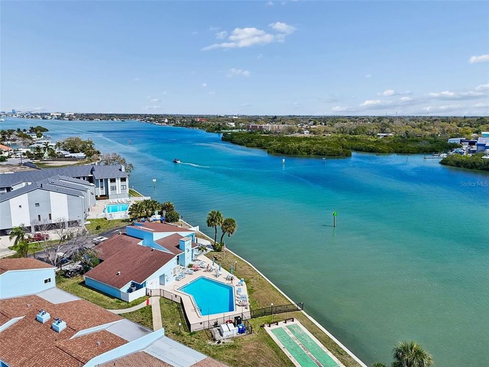 En Venta: $300,000 (2 camas, 2 baños, 1062 Pies cuadrados)