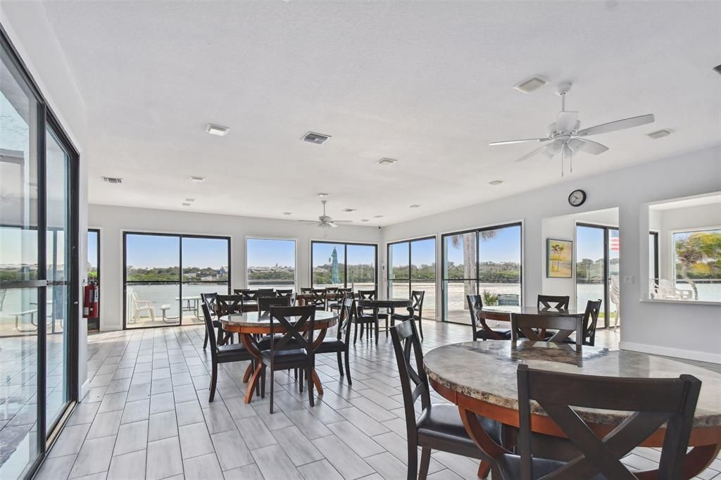 En Venta: $300,000 (2 camas, 2 baños, 1062 Pies cuadrados)