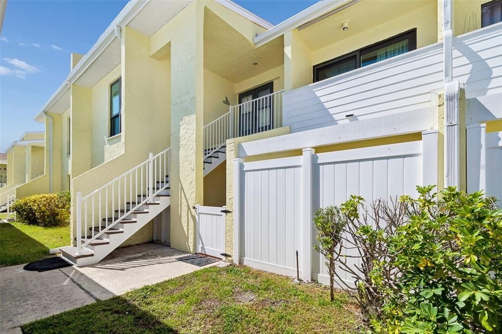 En Venta: $300,000 (2 camas, 2 baños, 1062 Pies cuadrados)