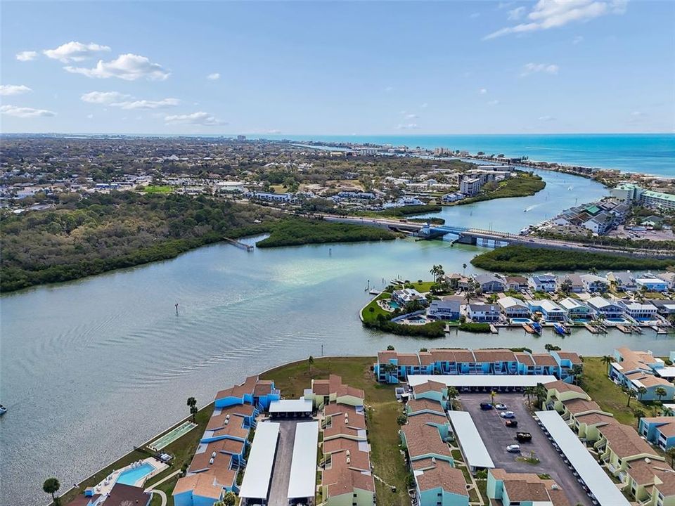 En Venta: $300,000 (2 camas, 2 baños, 1062 Pies cuadrados)