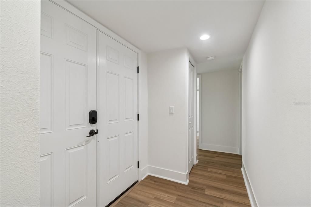 En Venta: $300,000 (2 camas, 2 baños, 1062 Pies cuadrados)