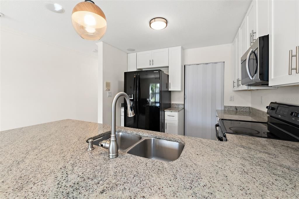 Activo con contrato: $199,500 (2 camas, 1 baños, 874 Pies cuadrados)