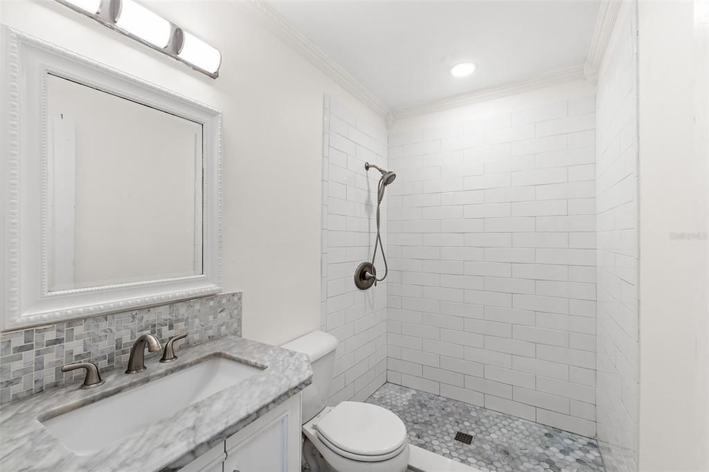 Activo con contrato: $199,500 (2 camas, 1 baños, 874 Pies cuadrados)