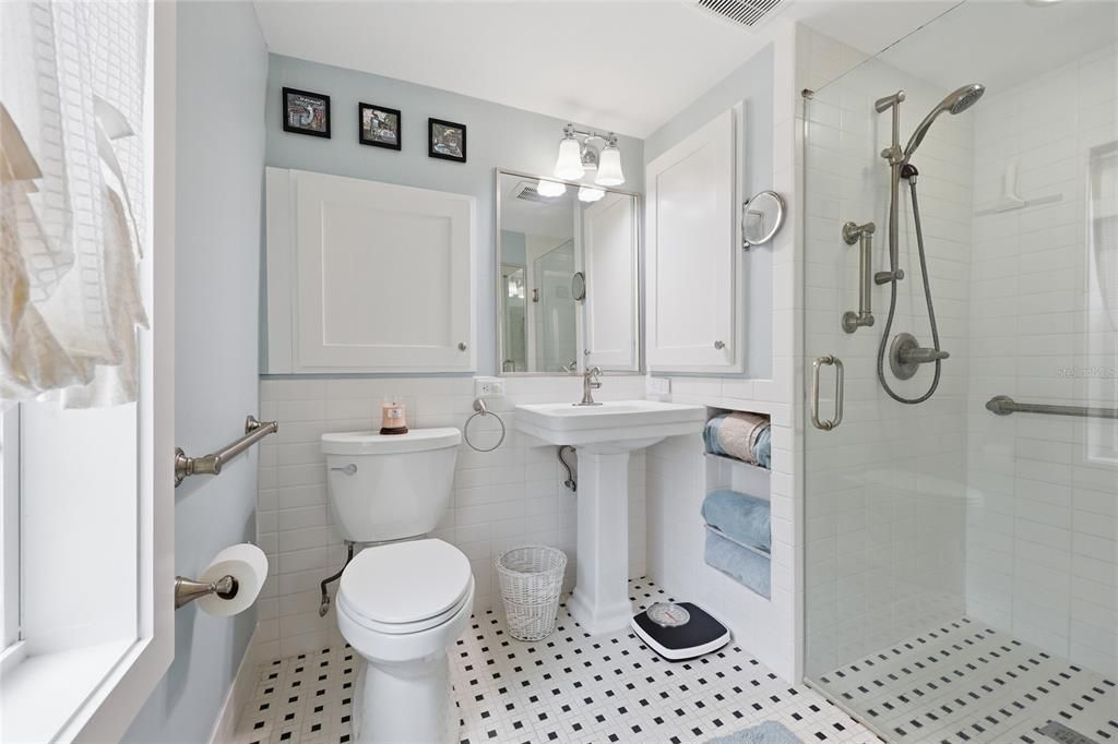 For Sale: $375,000 (3 beds, 2 baths, 1774 Square Feet)