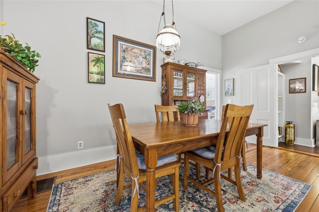 For Sale: $375,000 (3 beds, 2 baths, 1774 Square Feet)