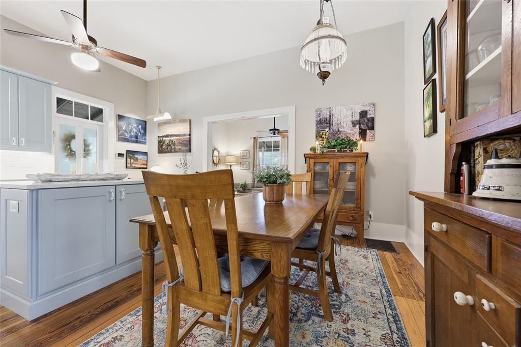For Sale: $375,000 (3 beds, 2 baths, 1774 Square Feet)