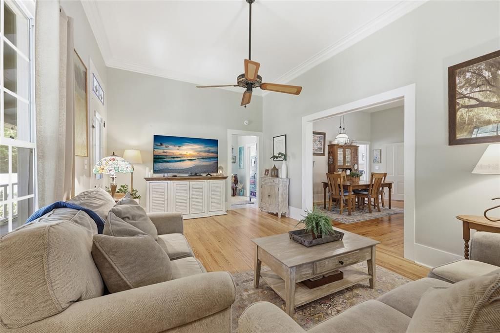 For Sale: $375,000 (3 beds, 2 baths, 1774 Square Feet)