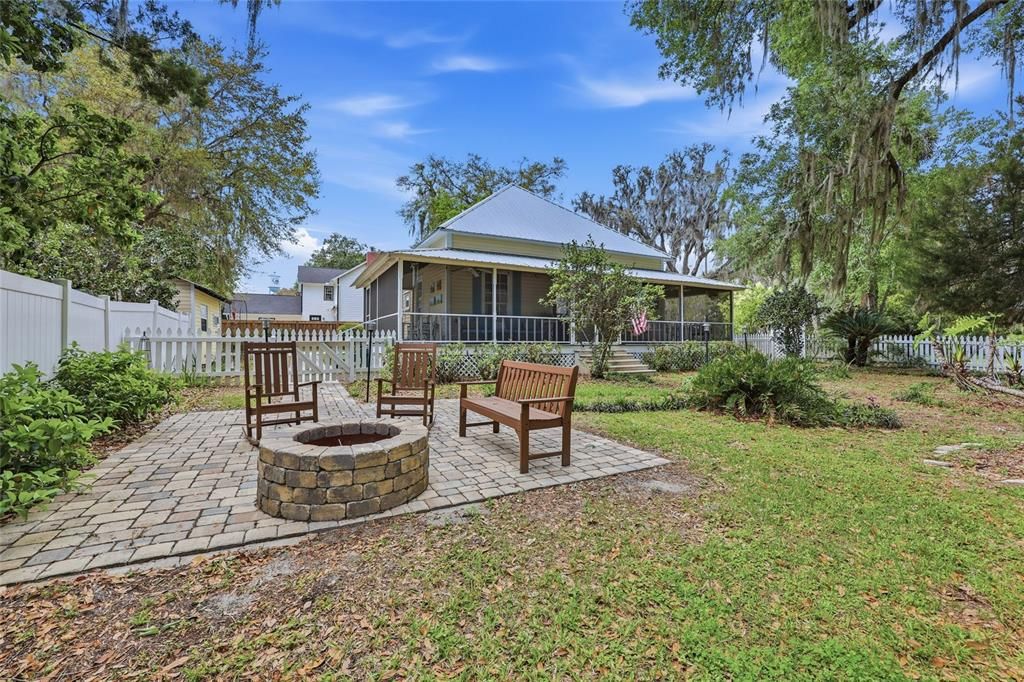 For Sale: $375,000 (3 beds, 2 baths, 1774 Square Feet)