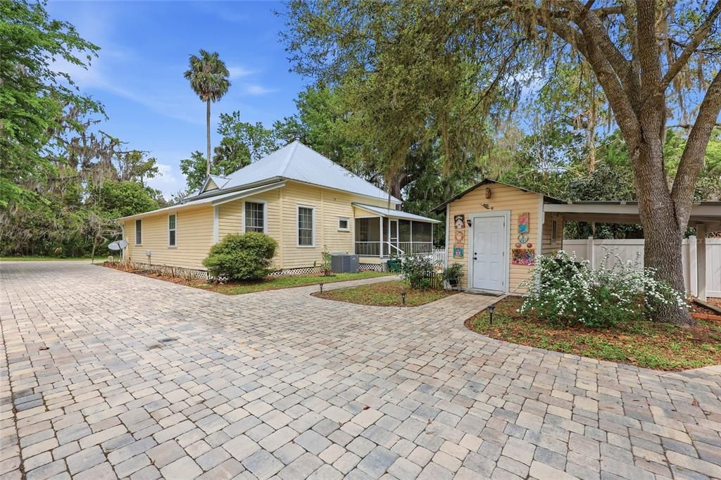 For Sale: $375,000 (3 beds, 2 baths, 1774 Square Feet)