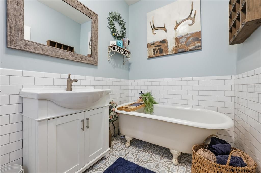 For Sale: $375,000 (3 beds, 2 baths, 1774 Square Feet)