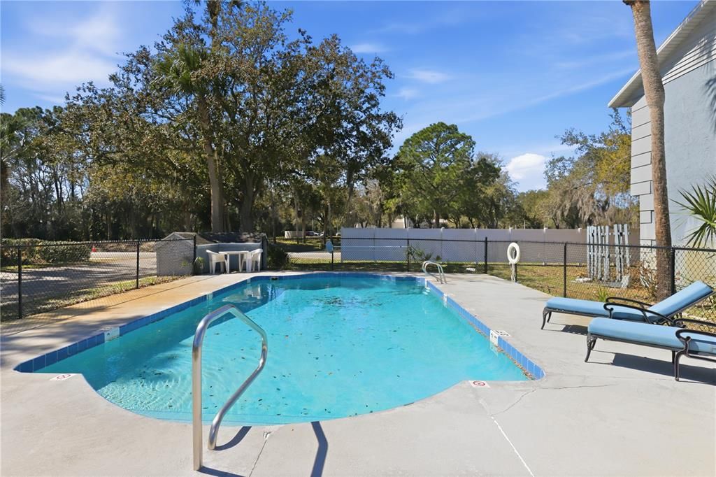 На продажу: $99,900 (2 спален, 2 ванн, 1056 Квадратных фут)