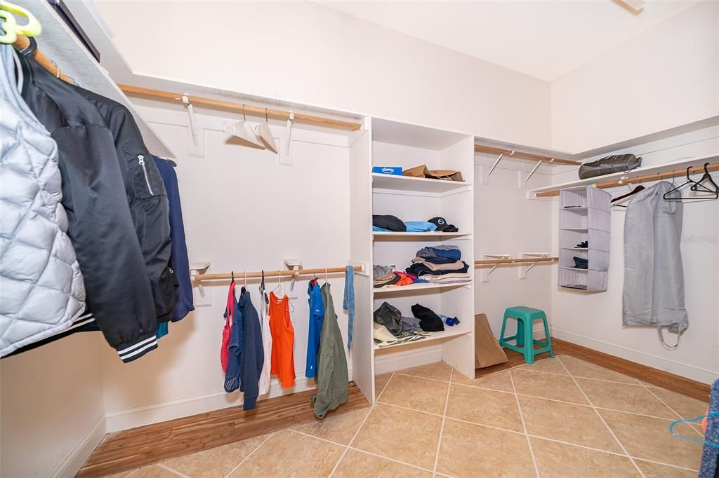 На продажу: $975,000 (4 спален, 5 ванн, 4257 Квадратных фут)