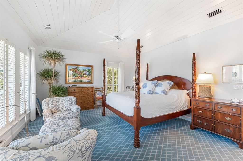 For Sale: $5,300,000 (3 beds, 2 baths, 2715 Square Feet)