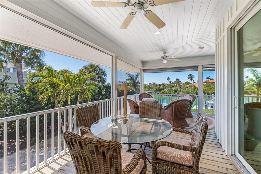 For Sale: $5,300,000 (3 beds, 2 baths, 2715 Square Feet)
