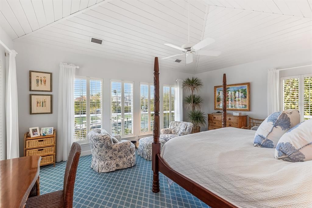 For Sale: $5,300,000 (3 beds, 2 baths, 2715 Square Feet)