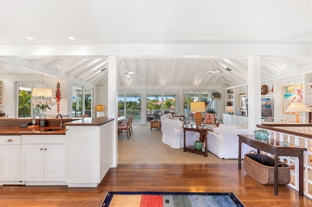 For Sale: $5,300,000 (3 beds, 2 baths, 2715 Square Feet)