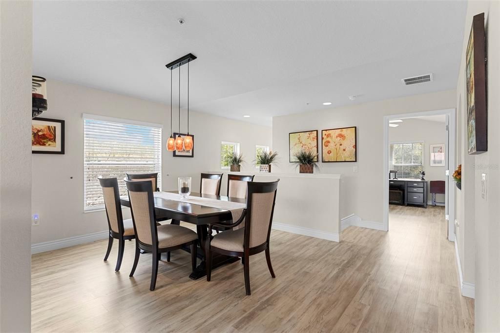 待售: $300,000 (3 贝兹, 2 浴室, 1826 平方英尺)