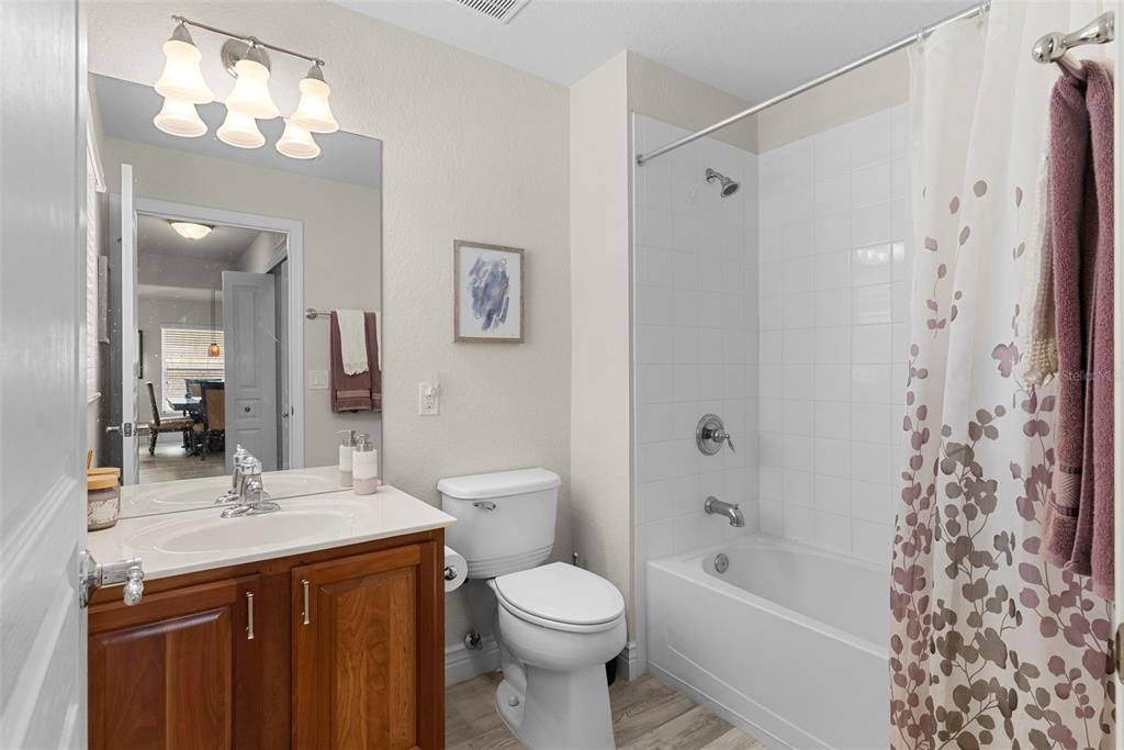 待售: $300,000 (3 贝兹, 2 浴室, 1826 平方英尺)