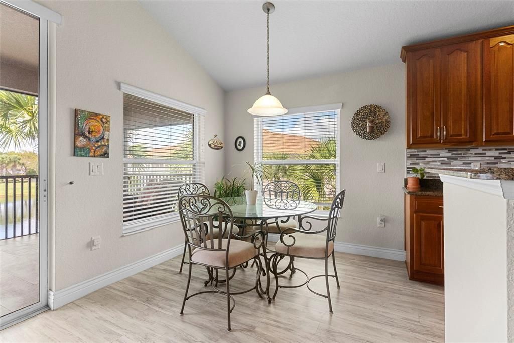 待售: $300,000 (3 贝兹, 2 浴室, 1826 平方英尺)