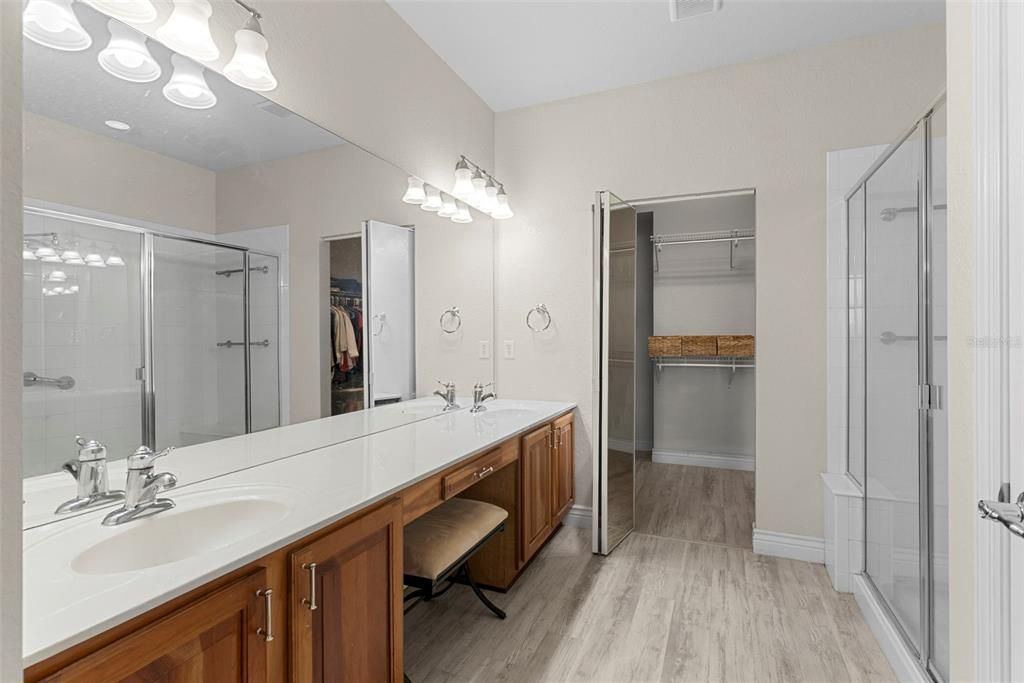 待售: $300,000 (3 贝兹, 2 浴室, 1826 平方英尺)