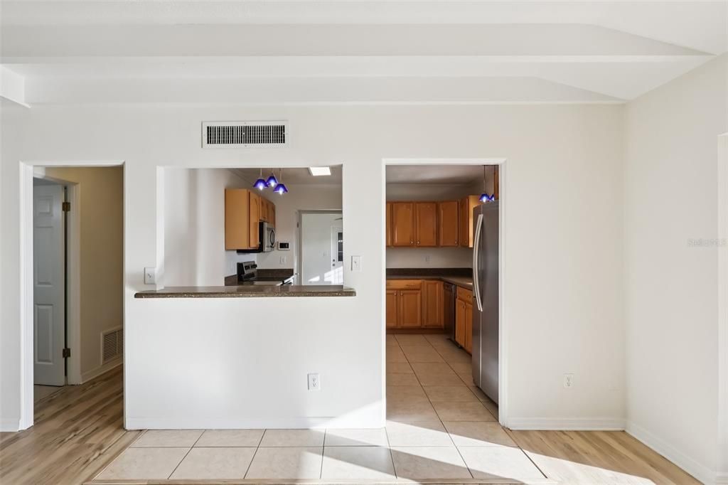 For Sale: $335,000 (3 beds, 3 baths, 1894 Square Feet)