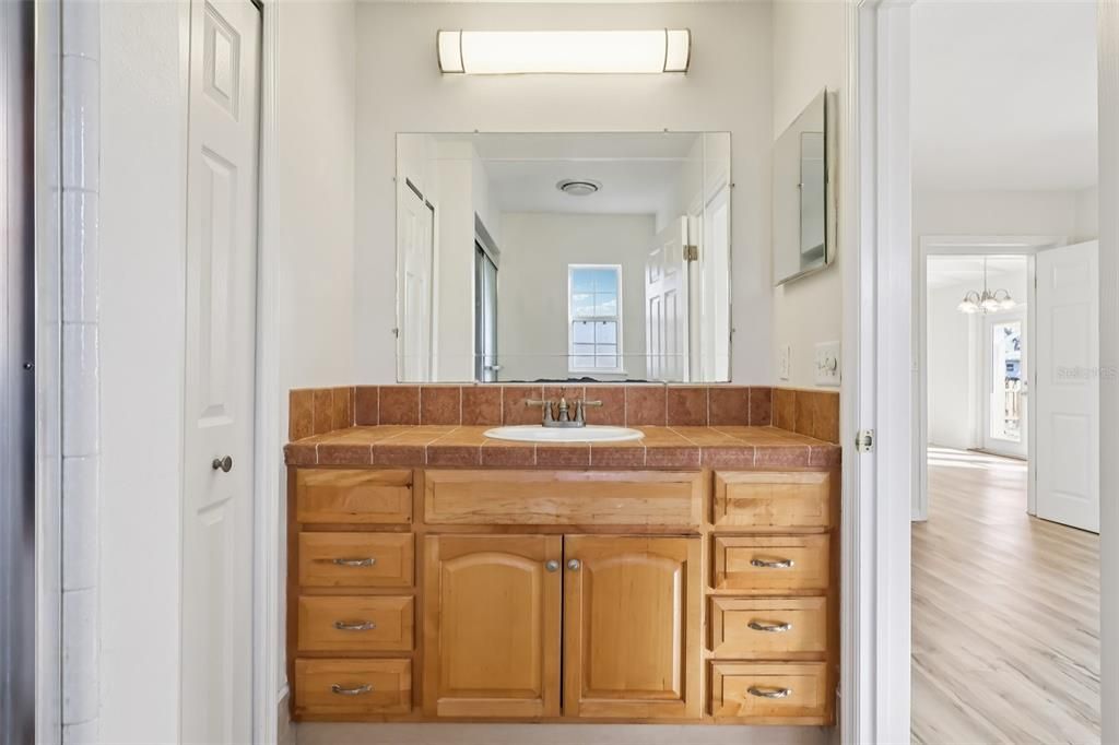 For Sale: $335,000 (3 beds, 3 baths, 1894 Square Feet)