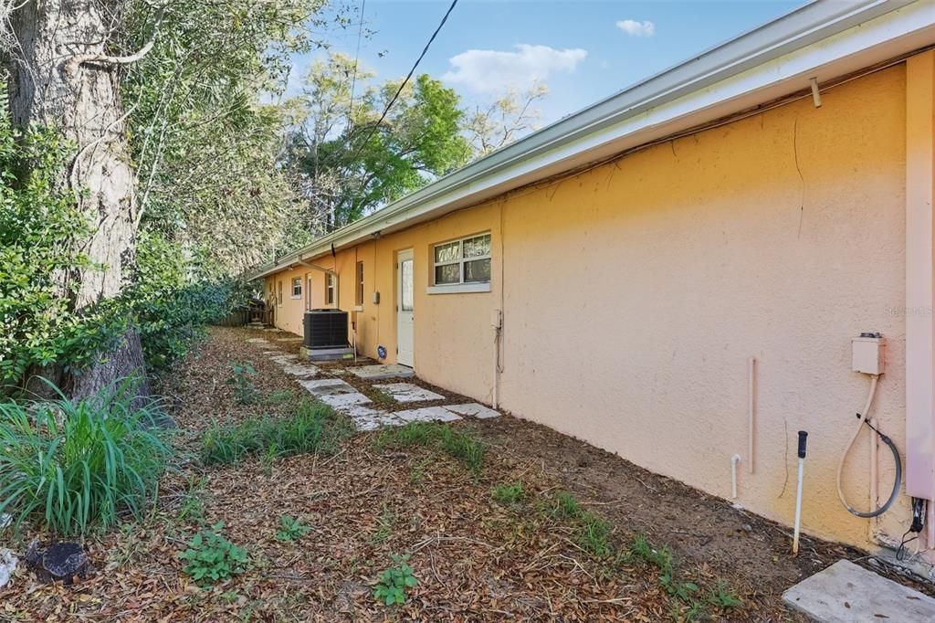For Sale: $335,000 (3 beds, 3 baths, 1894 Square Feet)