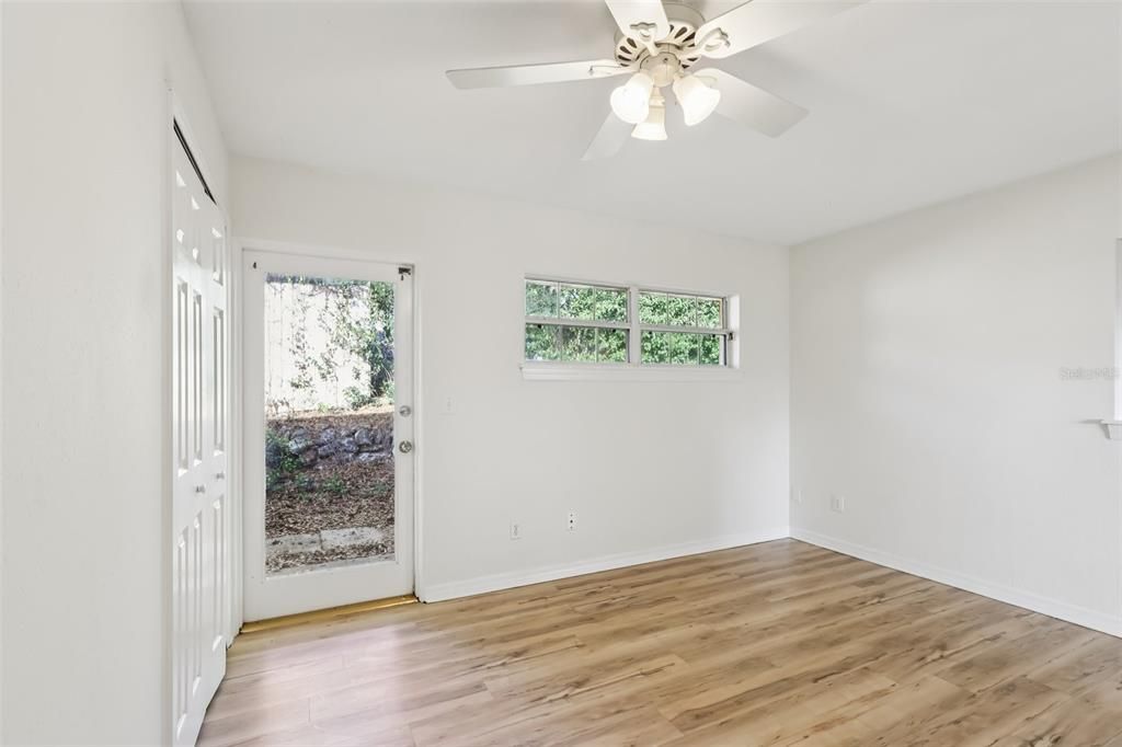 For Sale: $335,000 (3 beds, 3 baths, 1894 Square Feet)